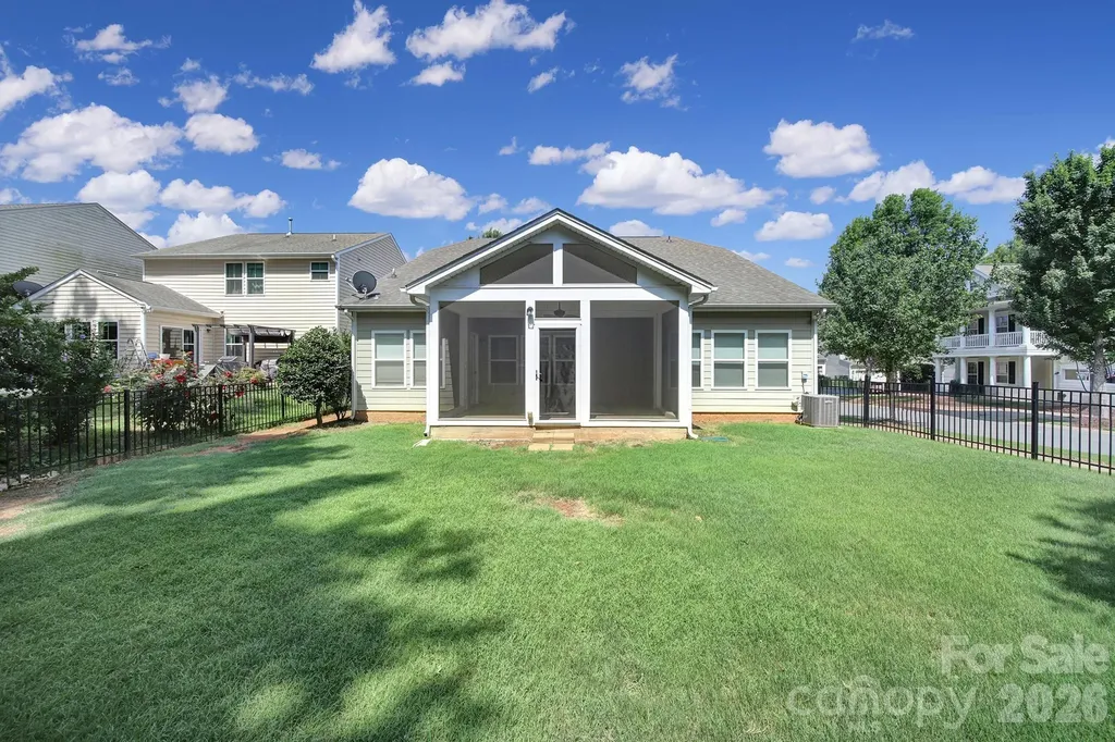 2001 Oakmere Road Waxhaw NC 28173