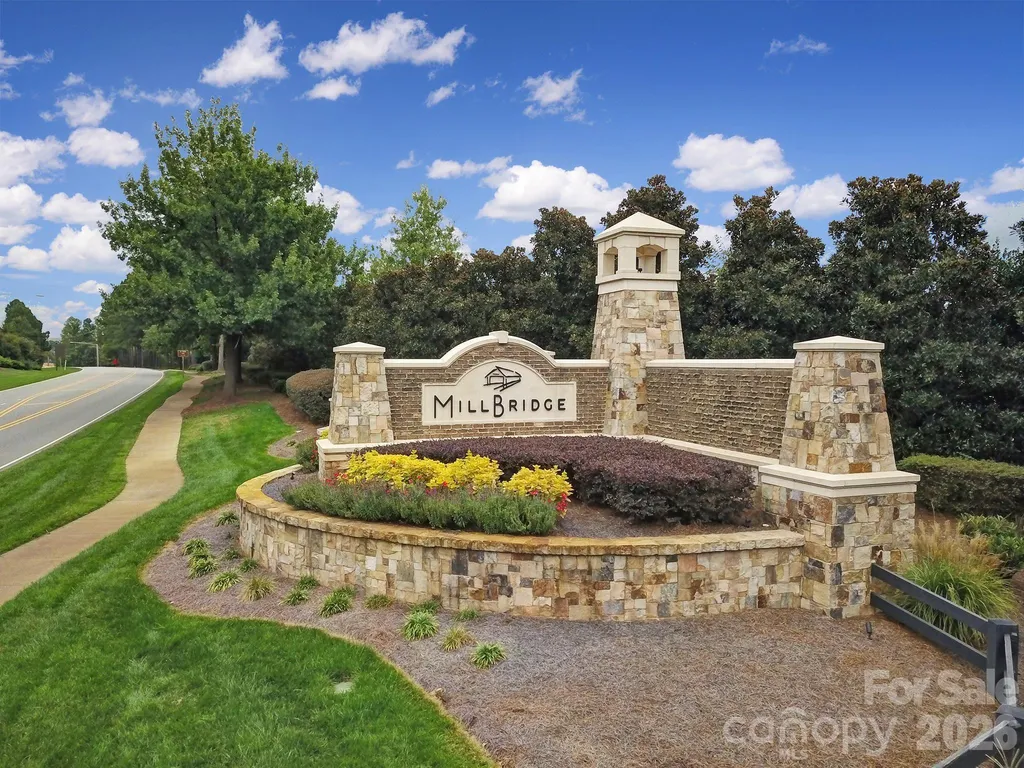 2001 Oakmere Road Waxhaw NC 28173