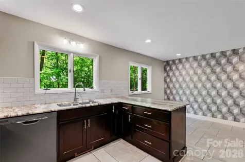 82 Sunburst Drive Waynesville NC 28786