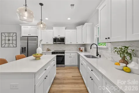 6087 Cambridge Drive Harrisburg NC 28075
