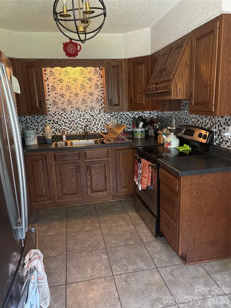 123 Valley Oaks Drive Advance NC 27006