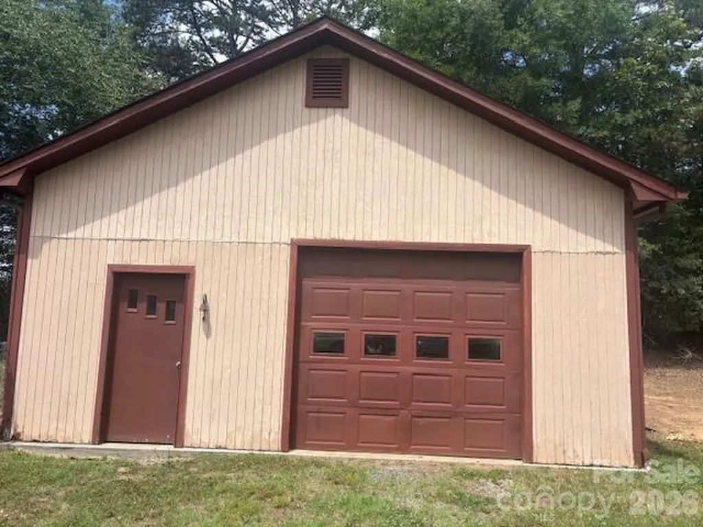 123 Valley Oaks Drive Advance NC 27006