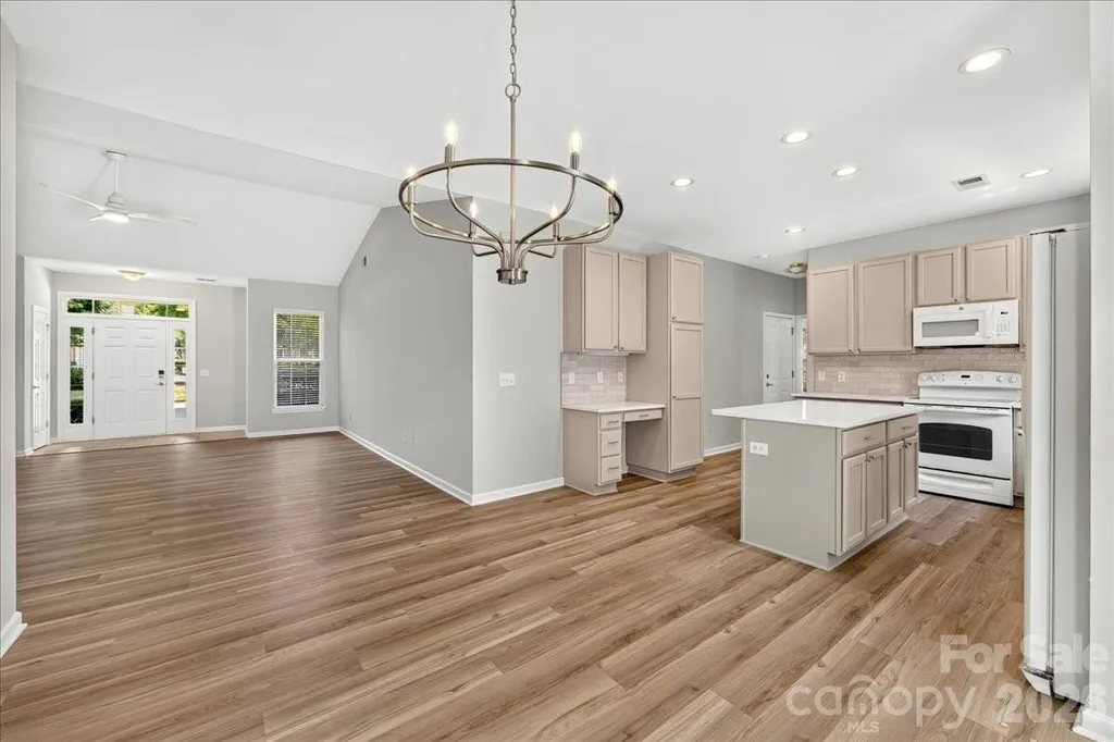 9236 Duckhorn Drive Charlotte NC 28277