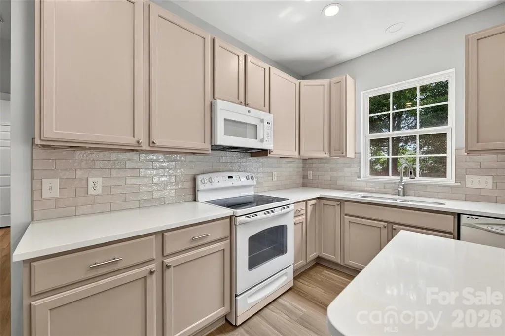 9236 Duckhorn Drive Charlotte NC 28277