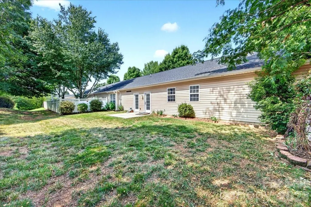 9236 Duckhorn Drive Charlotte NC 28277