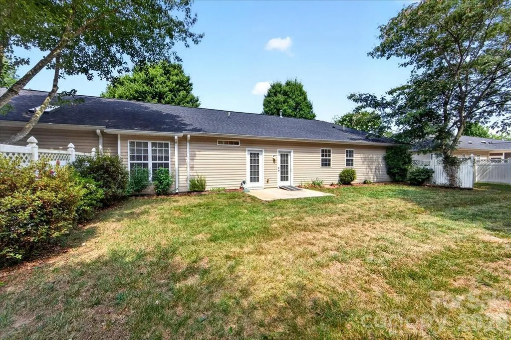 9236 Duckhorn Drive Charlotte NC 28277