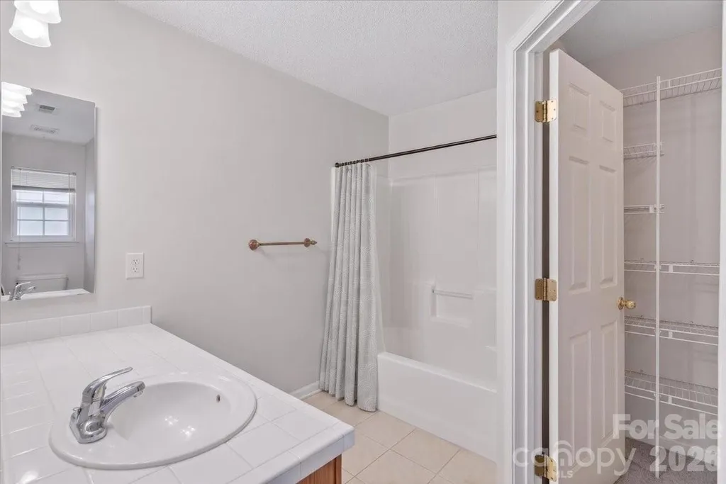 9207 Amy Drive Charlotte NC 28213