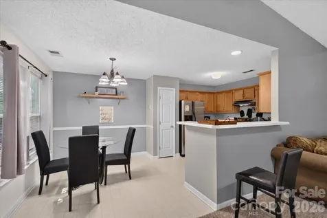 9207 Amy Drive Charlotte NC 28213