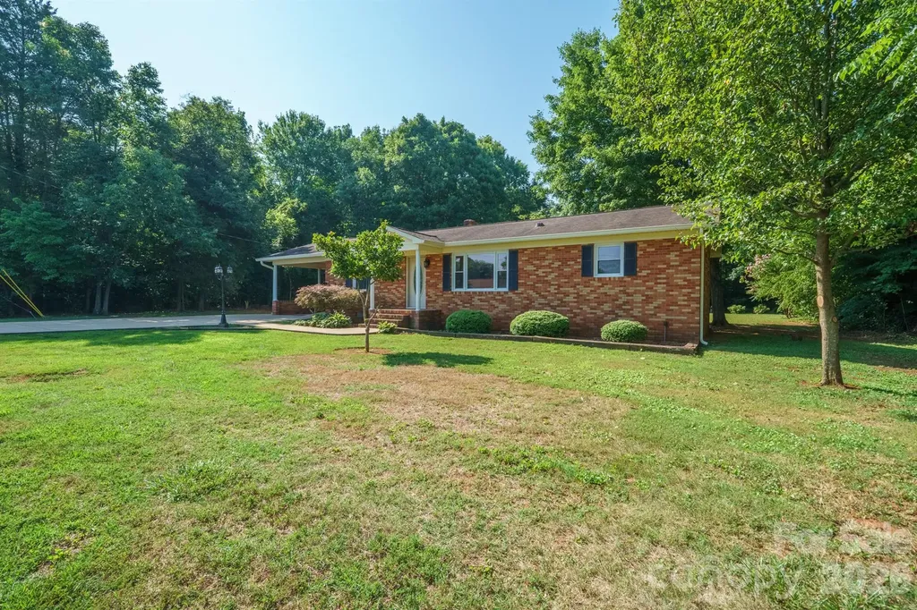 112 Summers Farm Road Statesville NC 28625