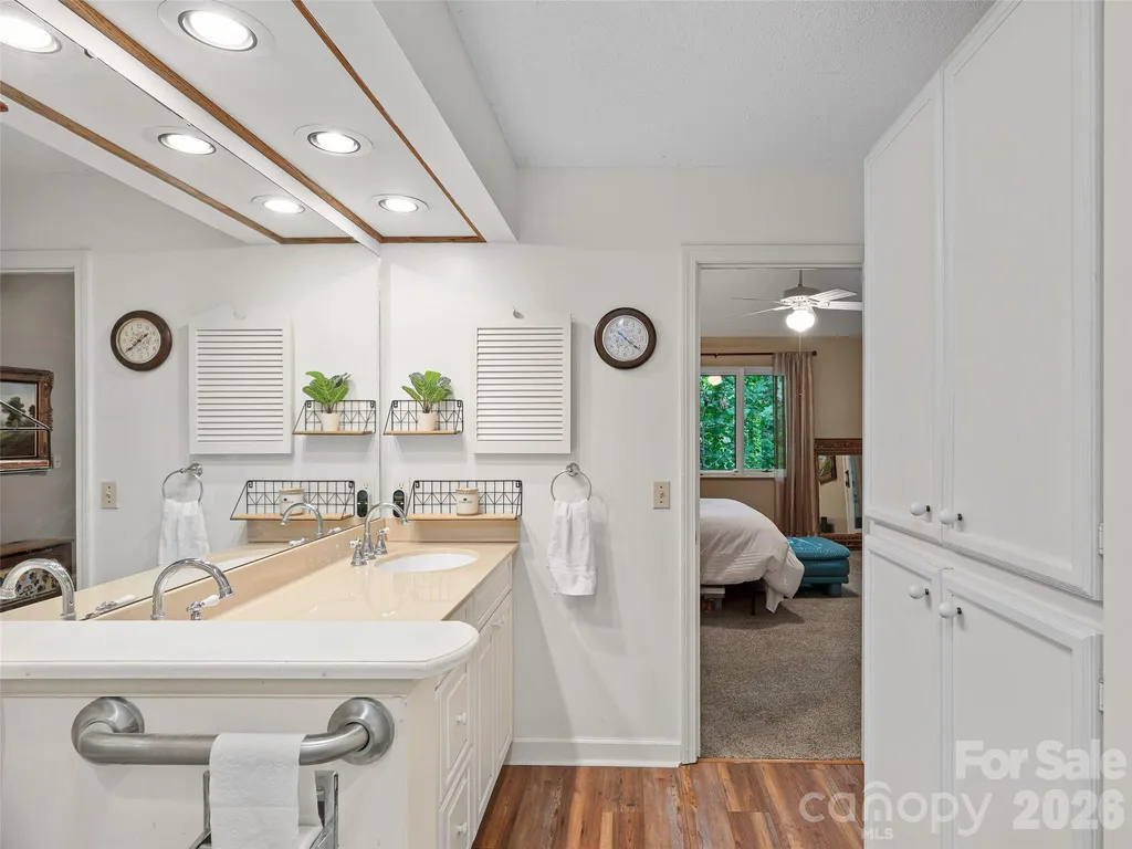 303 White Oak Drive Hendersonville NC 28791