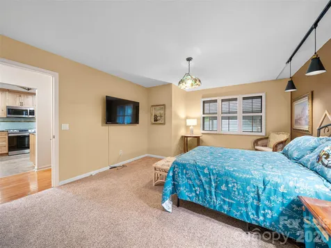 303 White Oak Drive Hendersonville NC 28791