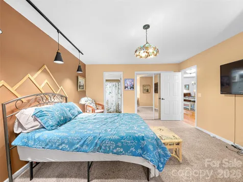303 White Oak Drive Hendersonville NC 28791