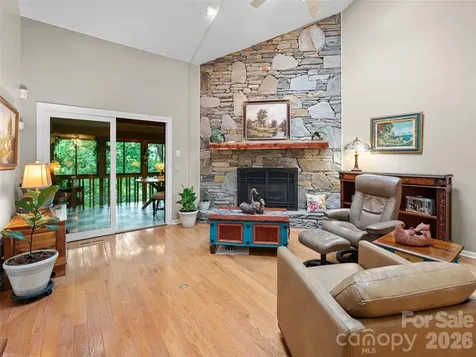 303 White Oak Drive Hendersonville NC 28791