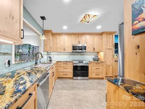 303 White Oak Drive Hendersonville NC 28791
