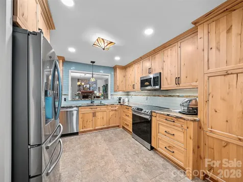 303 White Oak Drive Hendersonville NC 28791