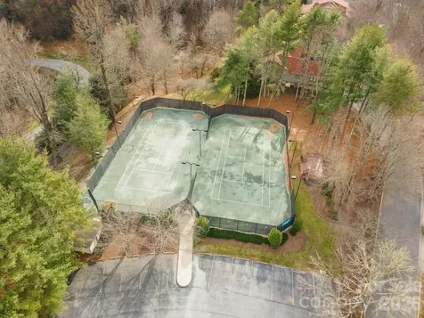 24 Falls Lane Hendersonville NC 28739