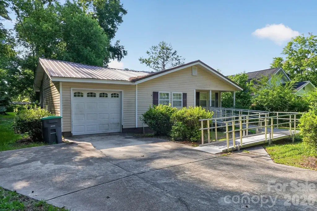 4494 Market Street Loris SC 29569