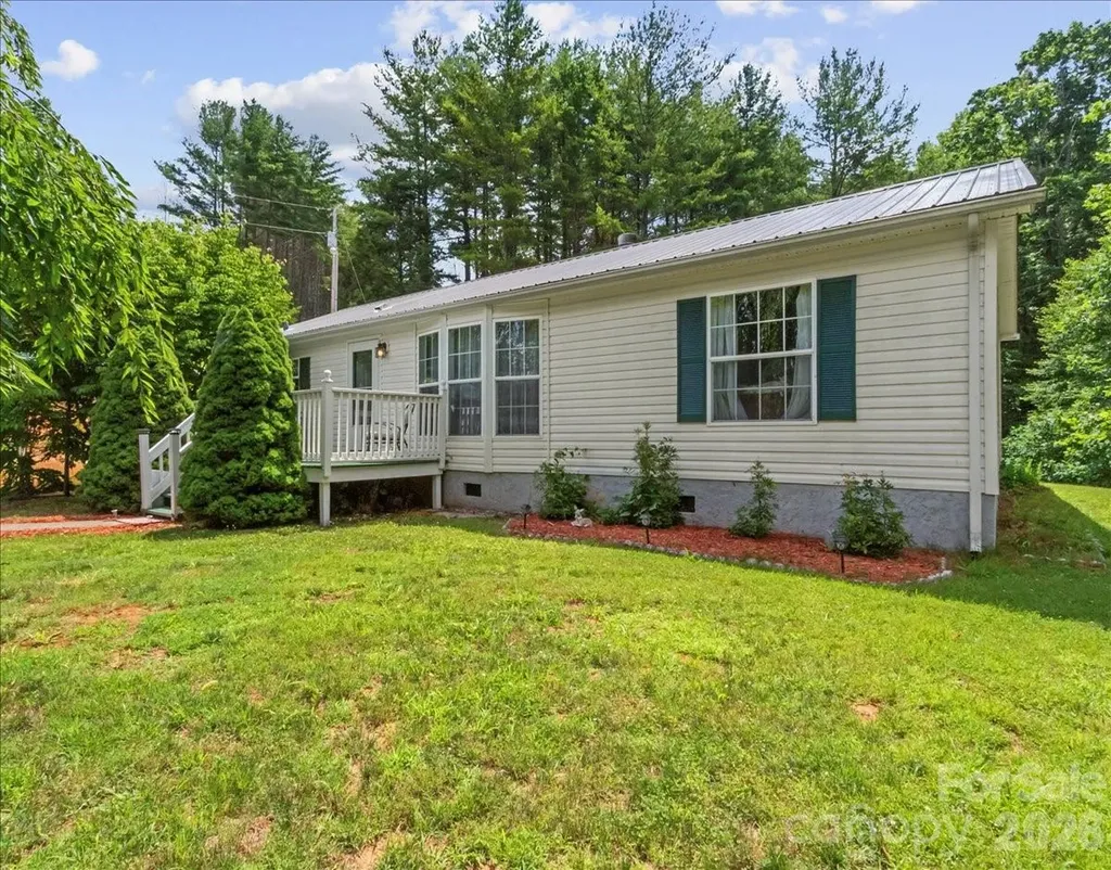98 Cardinal Lane Burnsville NC 28714
