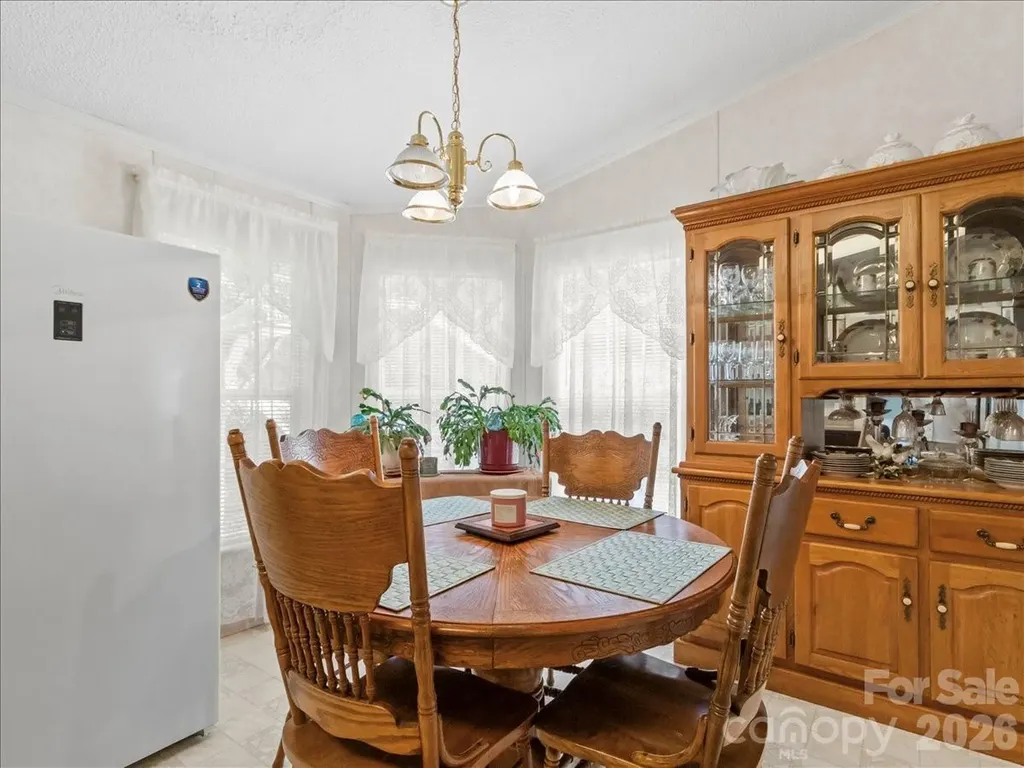 98 Cardinal Lane Burnsville NC 28714