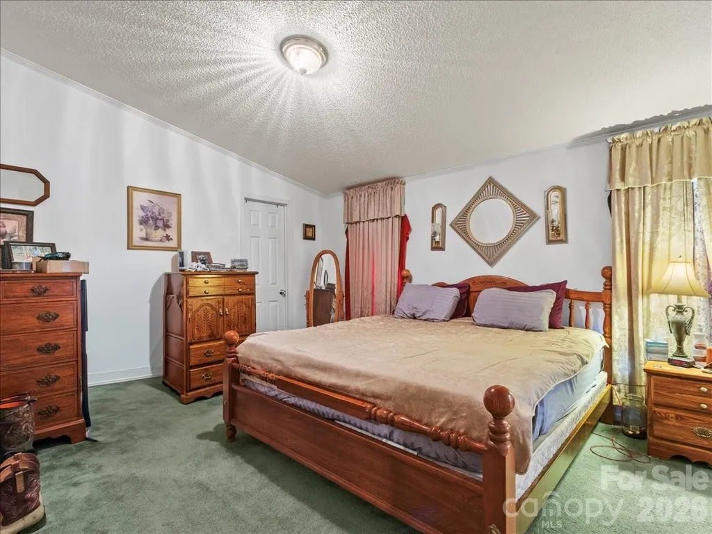 98 Cardinal Lane Burnsville NC 28714
