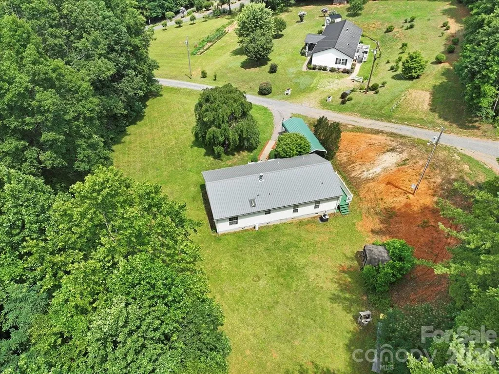 98 Cardinal Lane Burnsville NC 28714