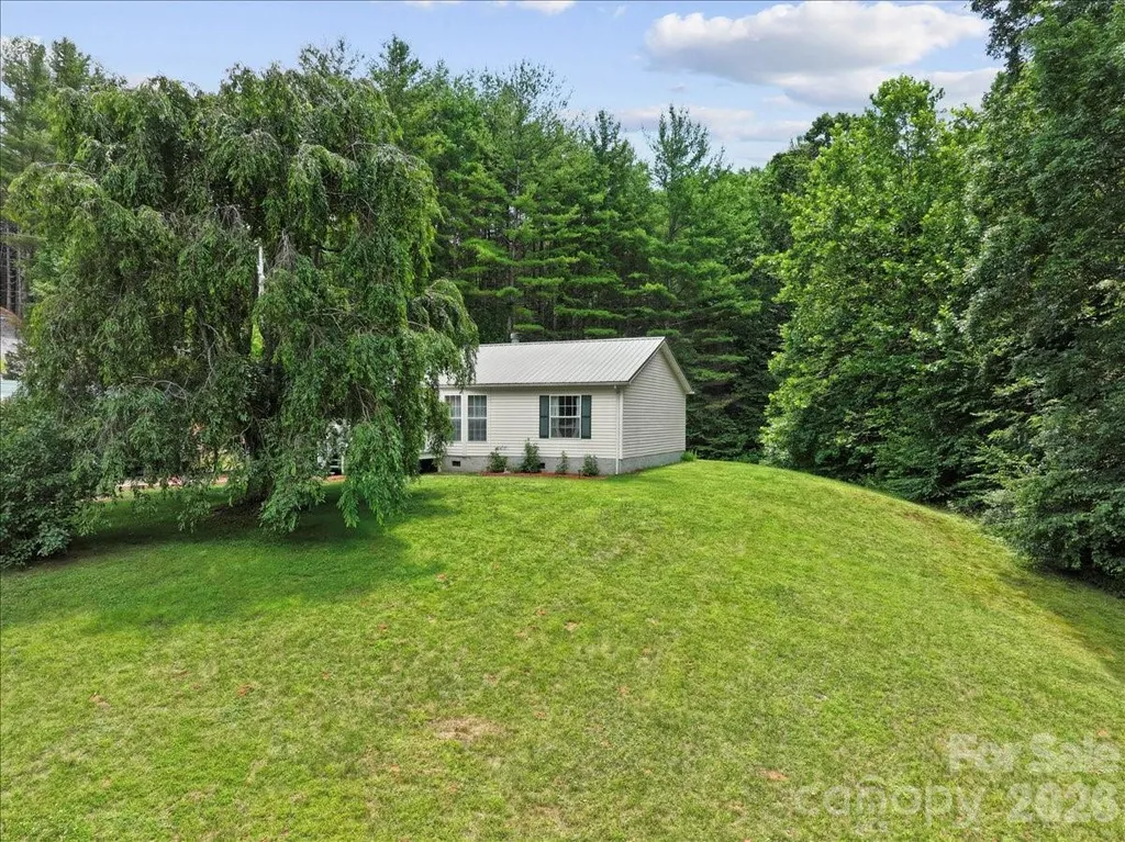 98 Cardinal Lane Burnsville NC 28714