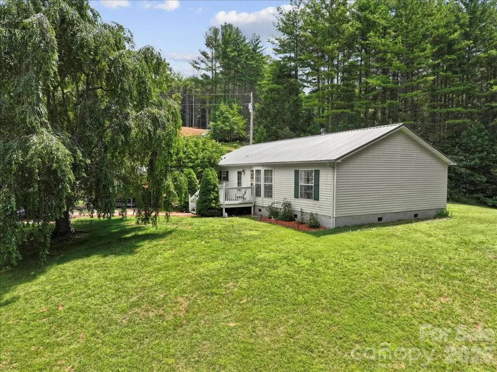 98 Cardinal Lane Burnsville NC 28714