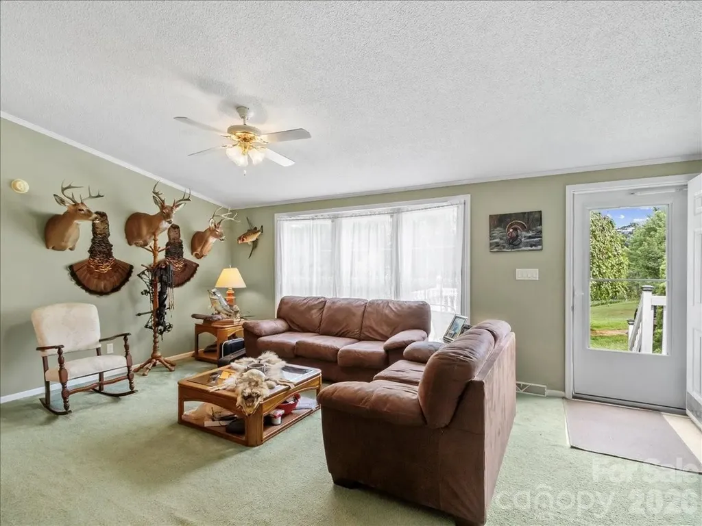 98 Cardinal Lane Burnsville NC 28714