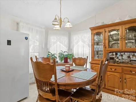 98 Cardinal Lane Burnsville NC 28714
