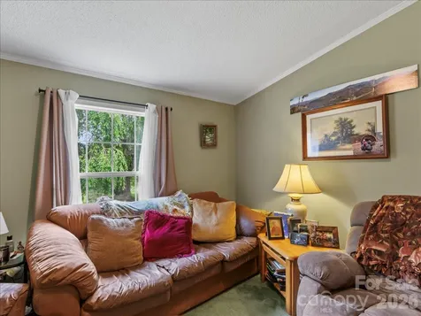 98 Cardinal Lane Burnsville NC 28714