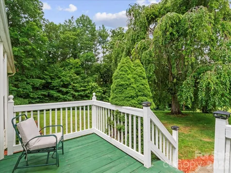 98 Cardinal Lane Burnsville NC 28714