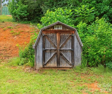 98 Cardinal Lane Burnsville NC 28714