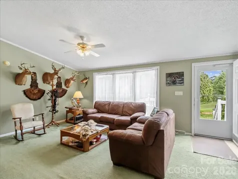 98 Cardinal Lane Burnsville NC 28714