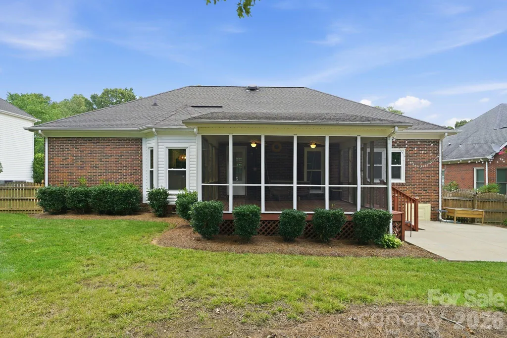 1423 Porch Swing Lane Matthews NC 28104