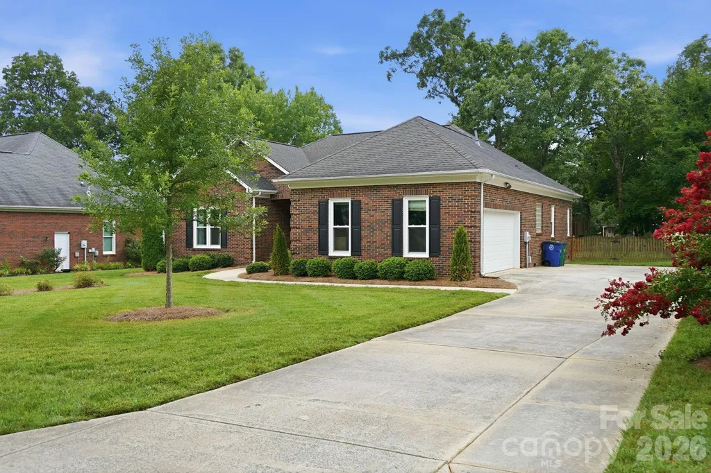 1423 Porch Swing Lane Matthews NC 28104