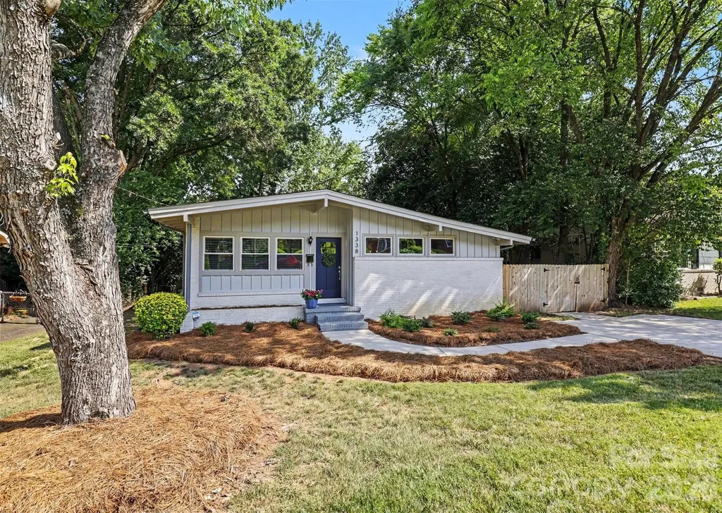 1338 Edgewater Drive Charlotte NC 28210