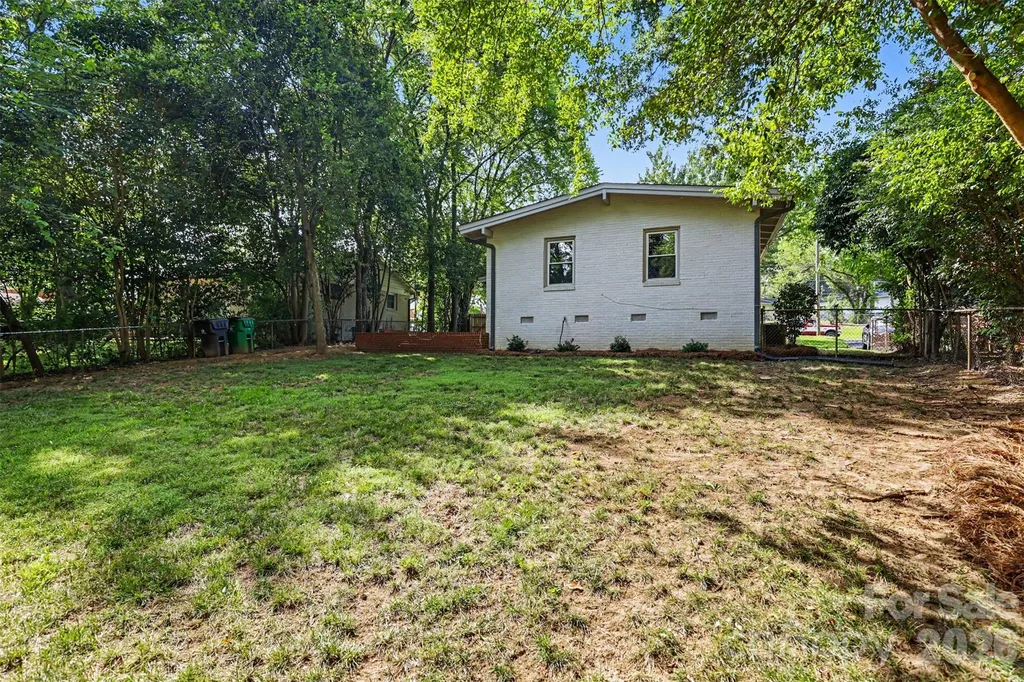 1338 Edgewater Drive Charlotte NC 28210