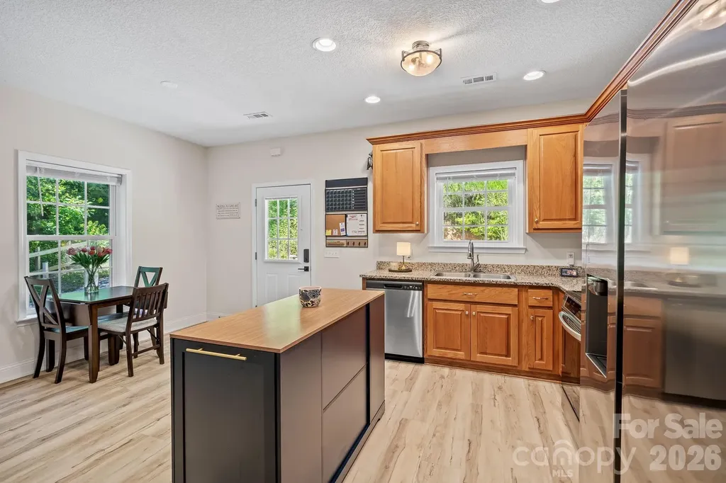 62 Robin Lane Waynesville NC 28786