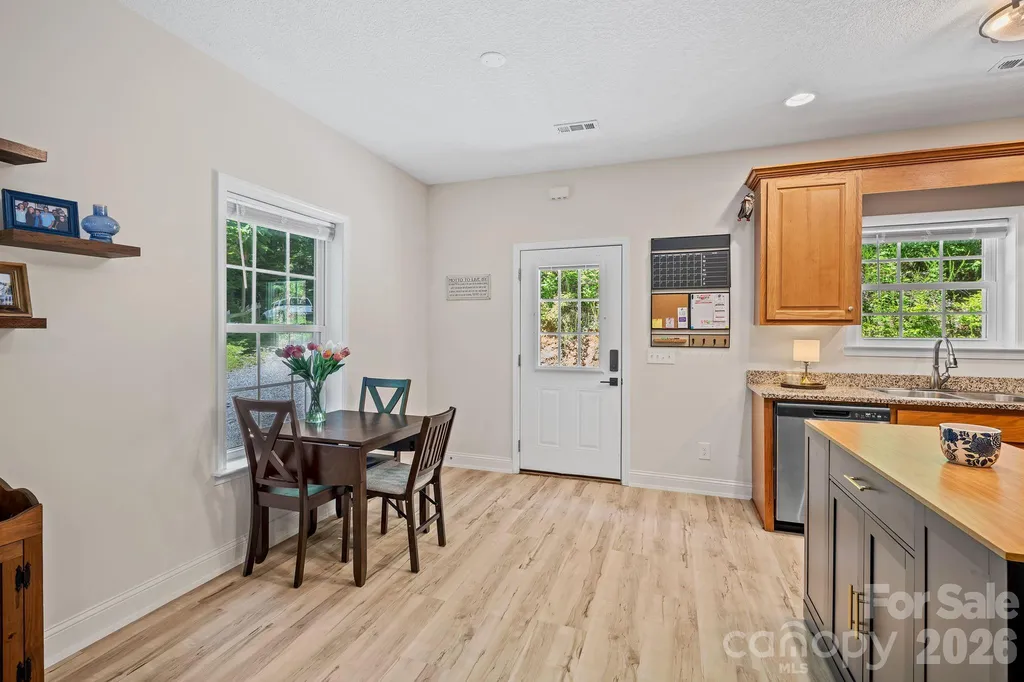 62 Robin Lane Waynesville NC 28786
