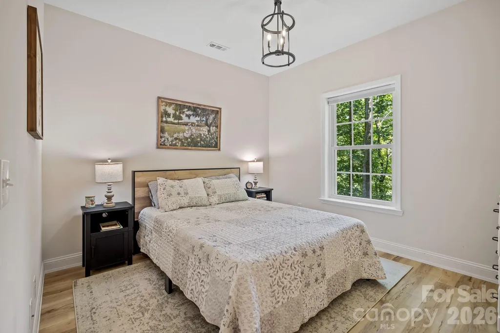 62 Robin Lane Waynesville NC 28786