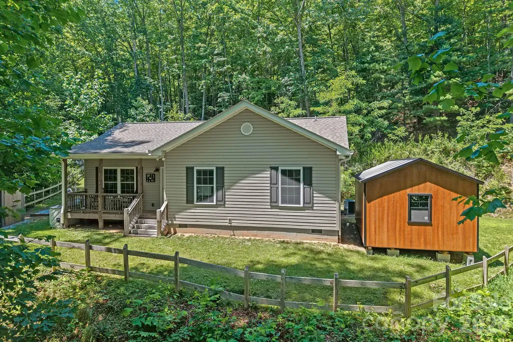 62 Robin Lane Waynesville NC 28786
