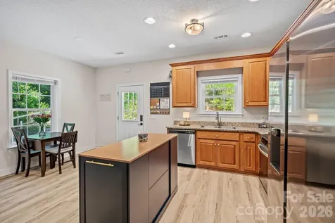 62 Robin Lane Waynesville NC 28786