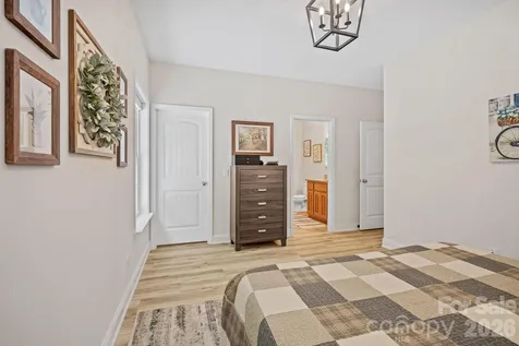 62 Robin Lane Waynesville NC 28786