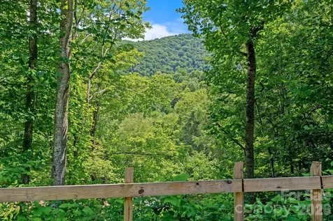 62 Robin Lane Waynesville NC 28786