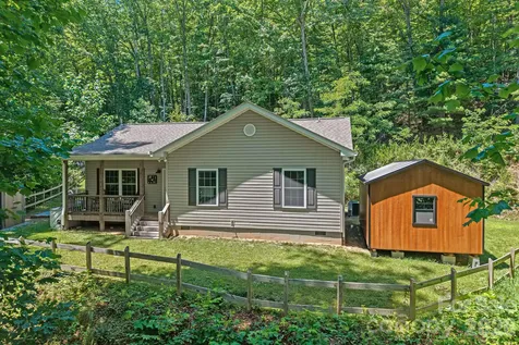 62 Robin Lane Waynesville NC 28786