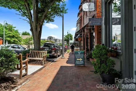 62 Robin Lane Waynesville NC 28786
