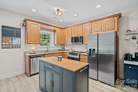 62 Robin Lane Waynesville NC 28786
