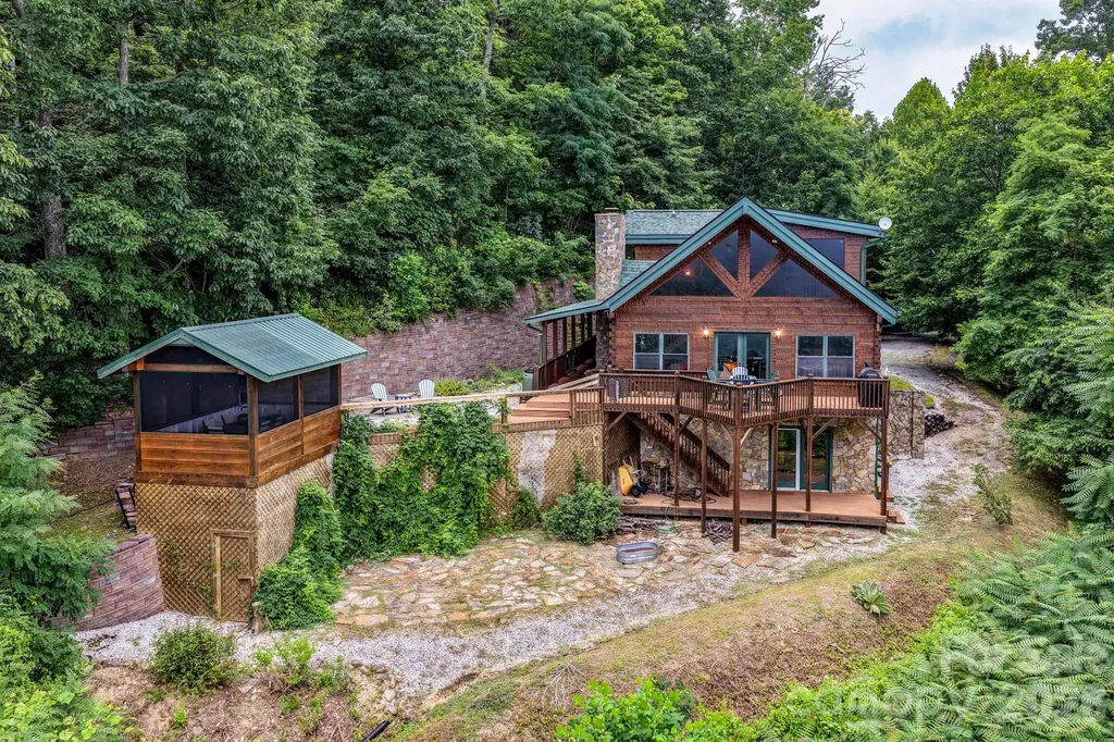 1411 Wolf Pen Road Old Fort NC 28762