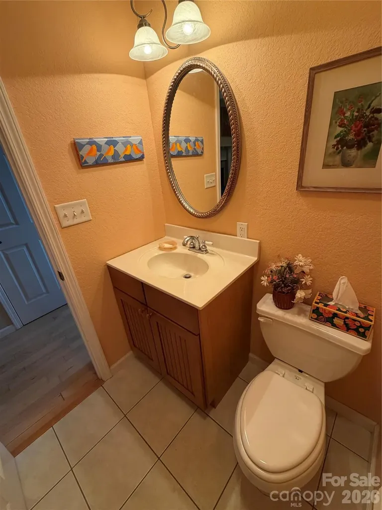 136 Johnnie Hills Burnsville NC 28714