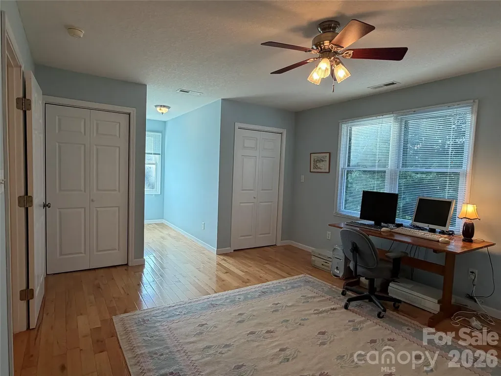 136 Johnnie Hills Burnsville NC 28714